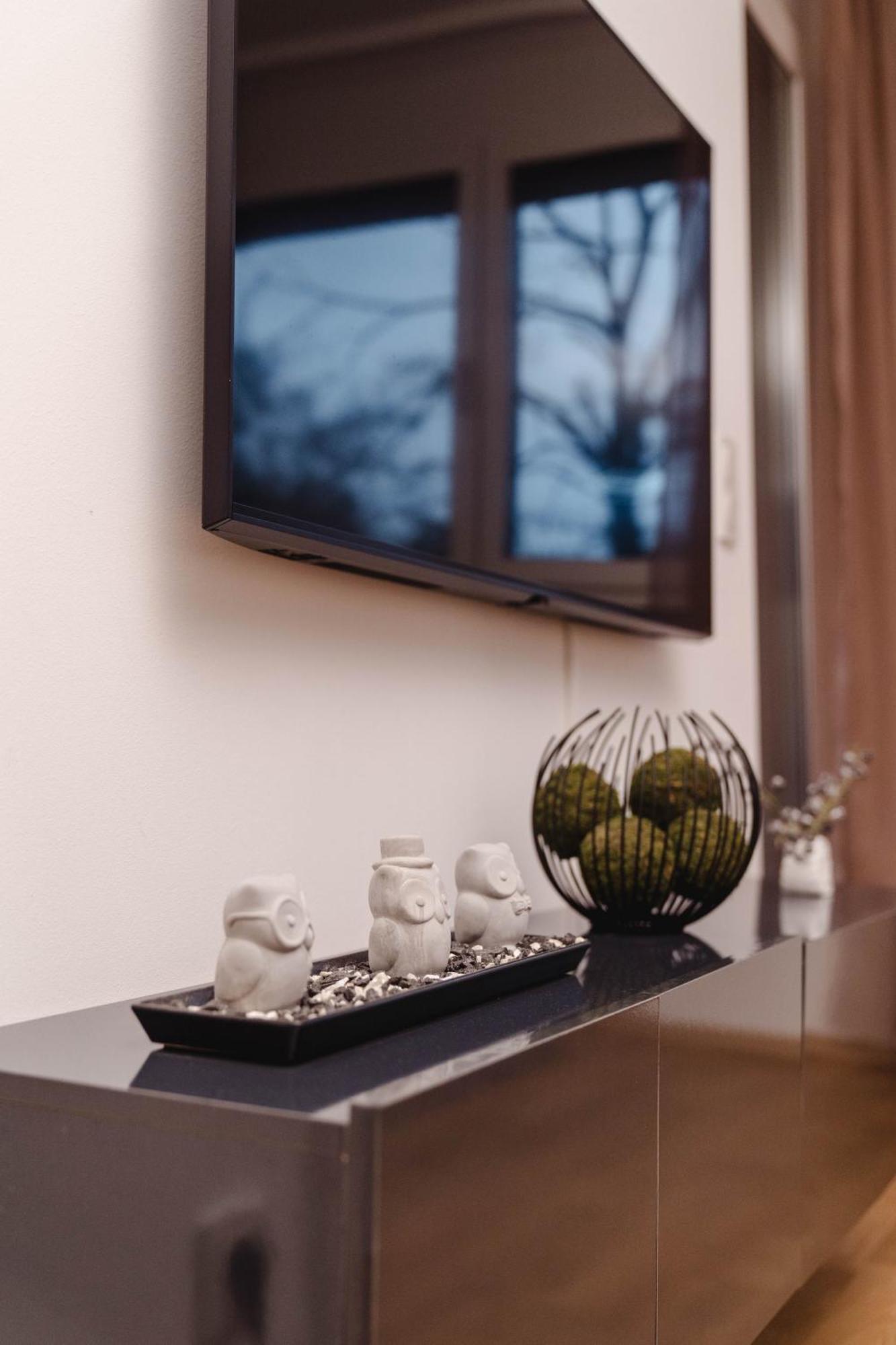 10 Minutes To The Center, 2 Minutes To The Metro Appartement *
